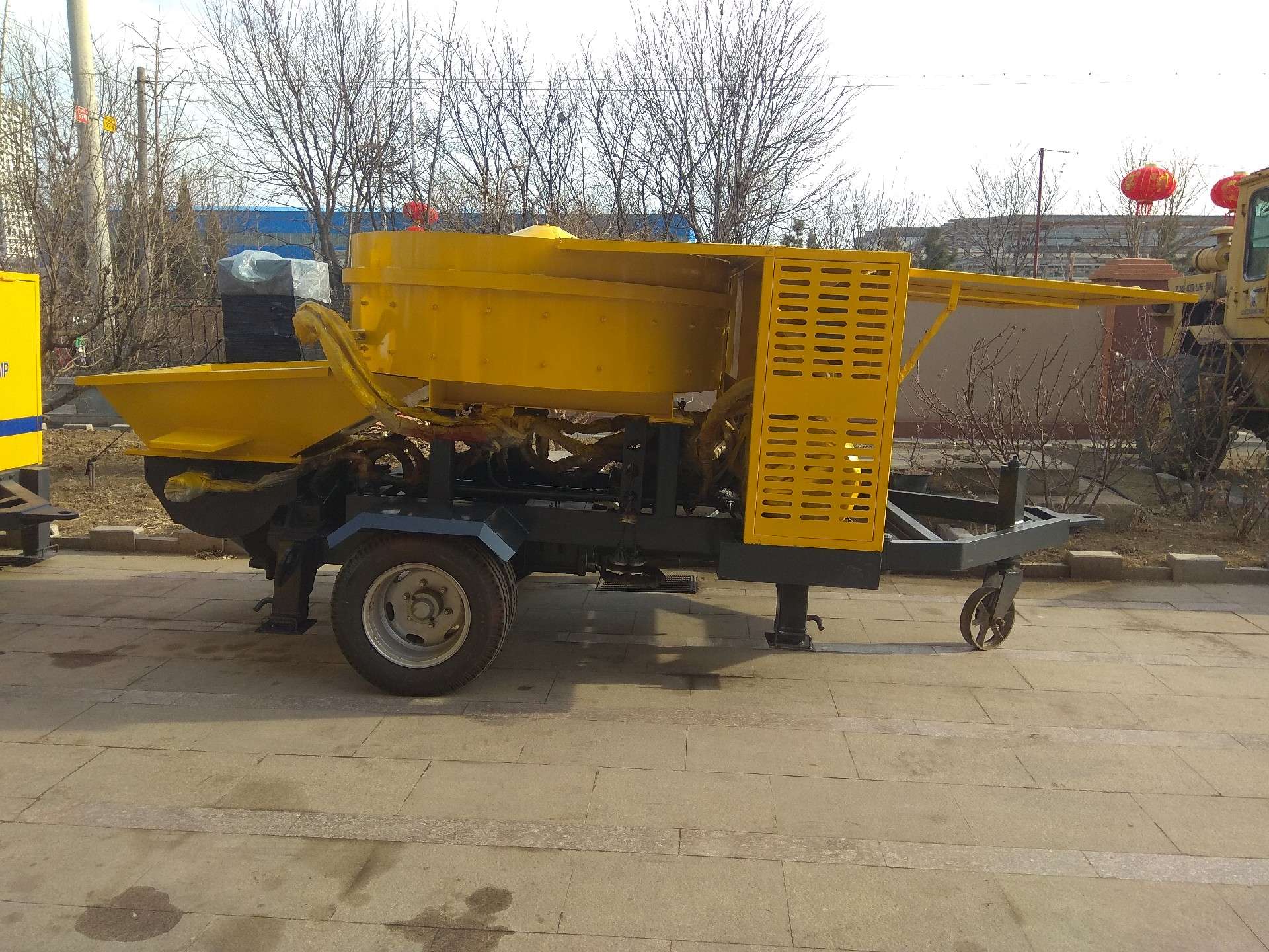 3-disc mixer with conveying pump