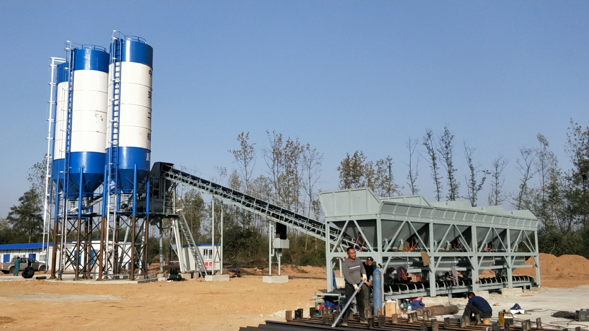 Anshun Machinery in Hubei Huangshi HZS75 concrete mixing plant site