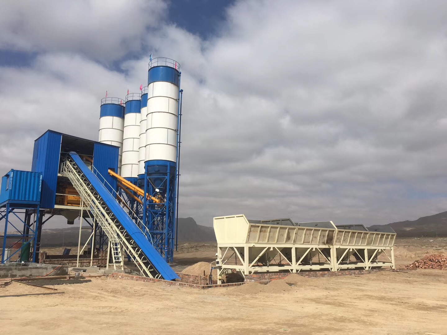 Anshun Machinery90m3 Stationary Concrete Batching Plant In Ecuador